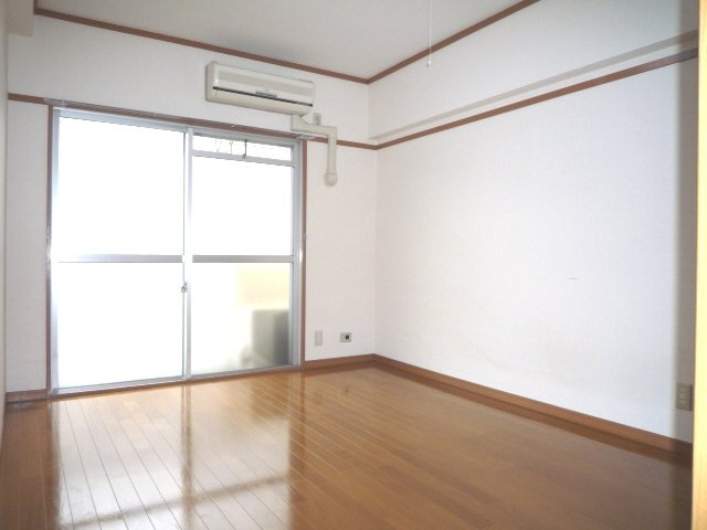 ラ・フルール久米川の洋室