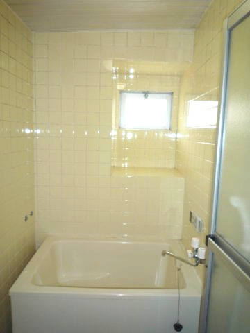 ラ・フルール久米川の浴室