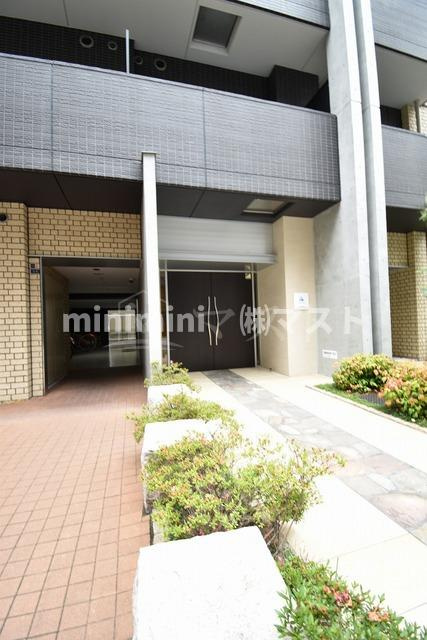 スワンズシティ堺筋本町のエントランス