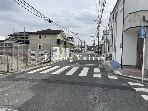 【前面道路含む現地写真】 | 【仲介手数料０円】藤沢市石川1丁目3期　新築一戸建て　5号棟　全6棟 | 藤沢市石川1丁目3期　新築一戸建て　5号棟　全6棟
