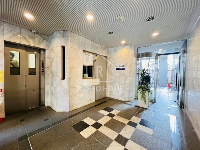 日宝ライフ十二軒町のロビー