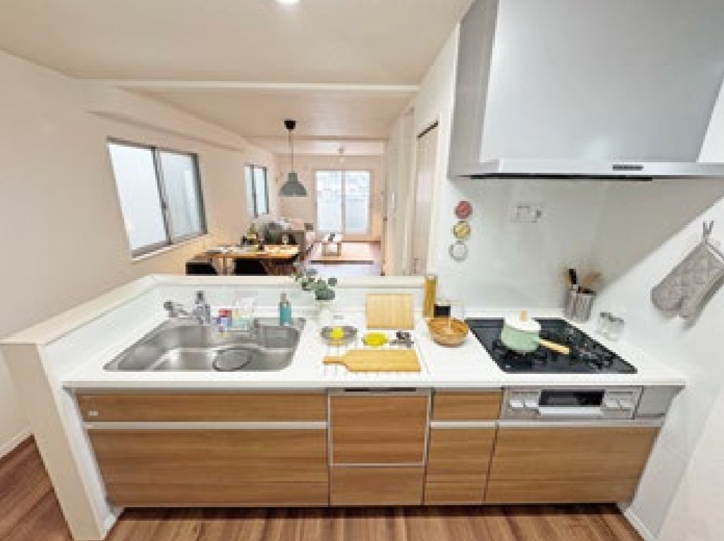 横浜市鶴見区大東町　中古戸建【仲介手数料無料】のキッチン