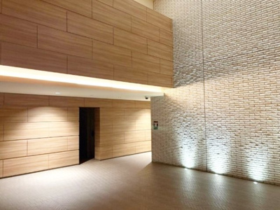 【エントランス】 | ジオ甲子園口ノーヴ | 住まう方、訪れる方を上品に迎えるエントランス