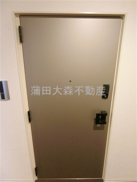 レジディア下丸子プレイスの玄関