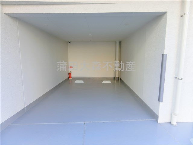 レジディア下丸子プレイスの駐車場