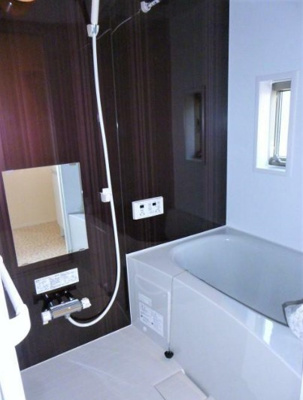 【浴室】 | アークチェリー | 追い焚き機能、浴室乾燥機付きバス。