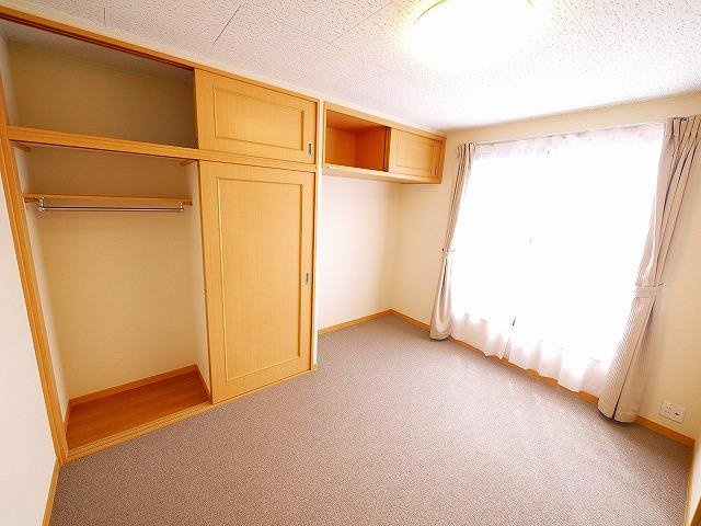 レオパレス城ノ内Ⅱの収納|たっぷりとした収納スペースです