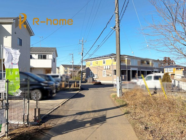 土浦市中第9　新築戸建て　3号棟の前面道路含む現地写真|『今から見たい！』大歓迎です♪
お気軽にＲ－ｈomeまでお問い合わせください。