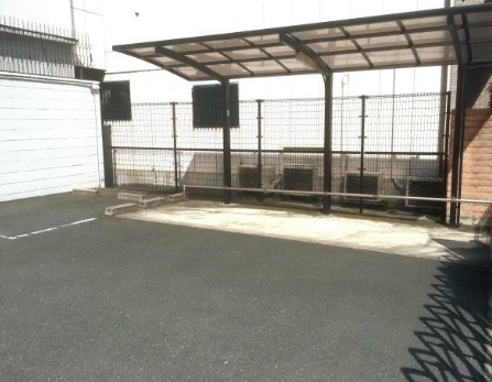 クリニック居抜き店舗の駐車場