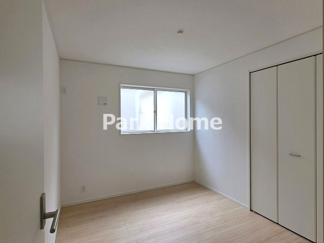 高知市南金田-5号棟- 新築戸建ての和室|２F：5.2洋室①