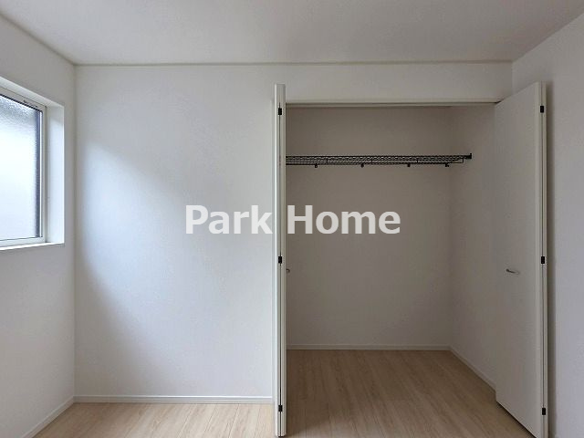 高知市南金田-5号棟- 新築戸建ての収納|２F：5.2洋室①クローゼット