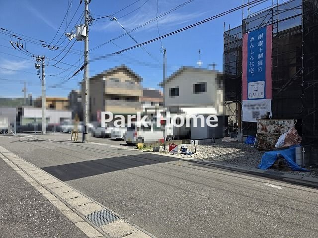 高知市南金田-5号棟- 新築戸建ての前面道路含む現地写真