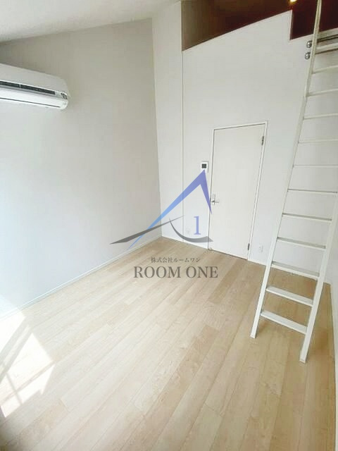 Ｇｌａｎｚ王子ＷＥＳＴの寝室|寝室です。