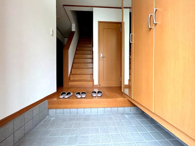 【玄関】 | 枚方市東山1丁目戸建