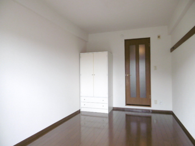 Ｂｉｇ　Ｔｈｒｏｕｇｈの居間・リビング|居室2