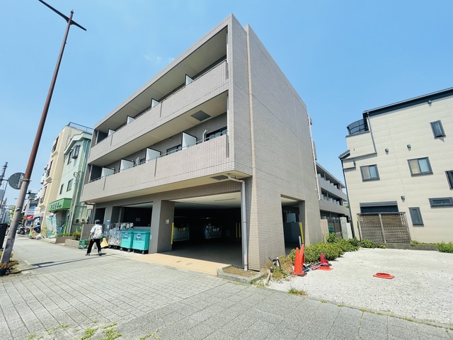 Ｂｉｇ　Ｔｈｒｏｕｇｈの外観