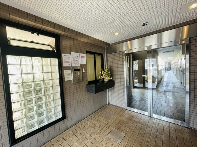 Ｂｉｇ　Ｔｈｒｏｕｇｈのエントランス