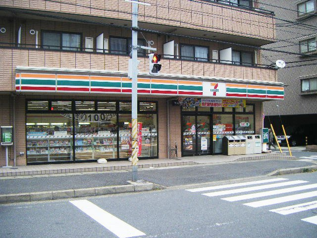 トリヴァンベール原木中山|近くにコンビニが有ります