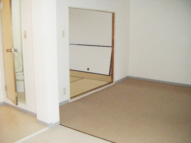 トリヴァンベール原木中山の居間・リビング|使い易い間取りです