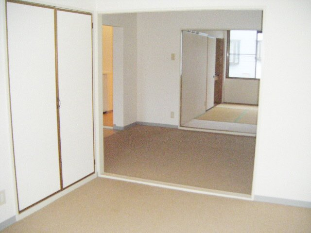 トリヴァンベール原木中山の内装|開放的ですね