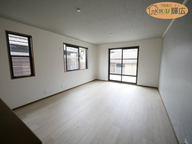 【居間・リビング】 | 加古川市平岡町西谷　中古戸建