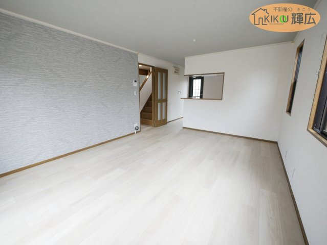 【居間・リビング】 | 加古川市平岡町西谷　中古戸建