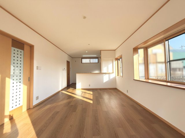 【居間・リビング】 | 三重郡菰野町大字竹成 | ＬＤＫ