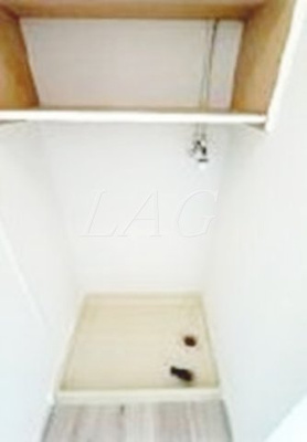 【設備】 | メゾン金子 | 室内洗濯機置き場です。