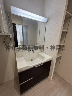 【独立洗面台】 | 神戸市西区伊川谷町有瀬　新築戸建　仲介手数料無料！ | 朝の身支度には欠かせない独立洗面化粧台