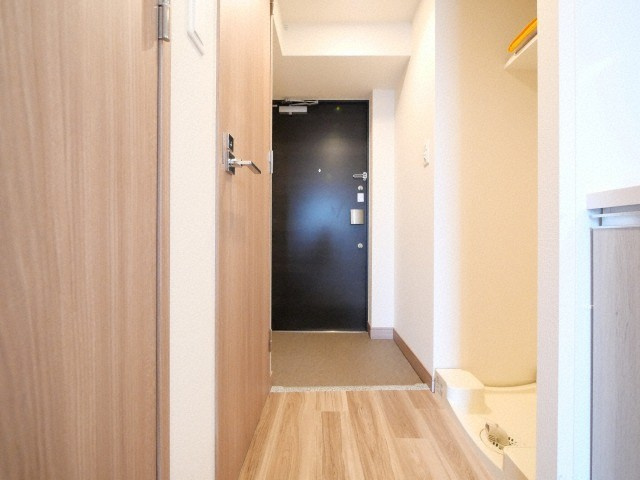 プレサンスブルーム東三国の玄関