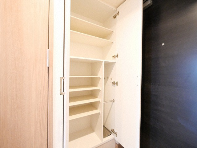 プレサンスブルーム東三国の収納|シューズボックス