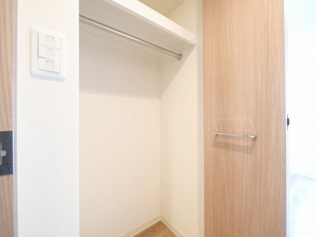 プレサンスブルーム東三国の収納|クローゼット