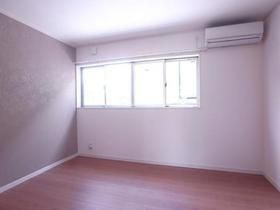 フレスコ志茂駅前の居間・リビング