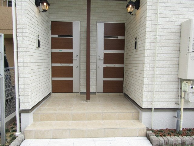 ヴァンベール中味鋺Ⅱのエントランス|毎日通るエントランスはこのようになっています