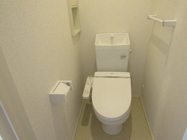 ヴァンベール中味鋺Ⅱのトイレ|シンプルで使いやすいトイレです