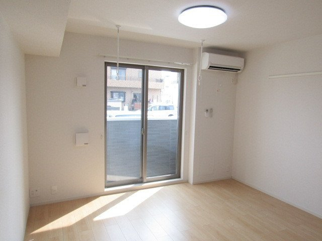 ヴァンベール中味鋺Ⅱの居間・リビング|ゆったりとした居間です