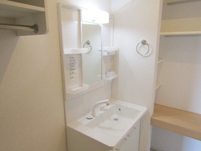 ヴァンベール中味鋺Ⅱの洗面所|コンパクトで使いやすい洗面所