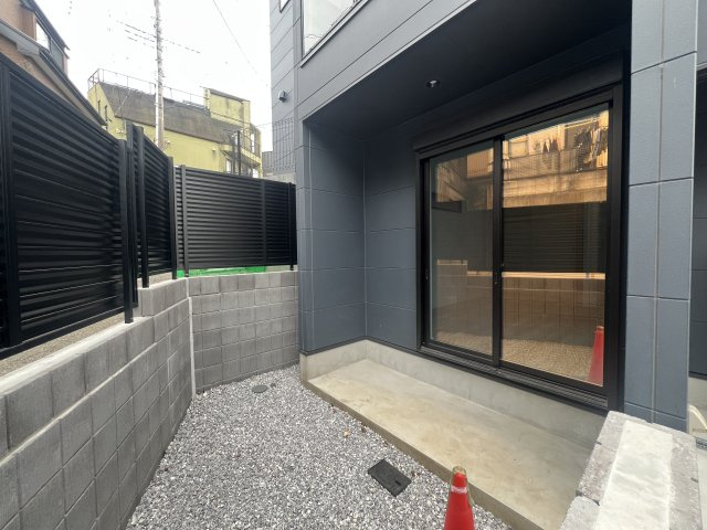 北寺尾は鶴見区。東寺尾も鶴見区。では西寺尾は？【神奈川区西寺尾3丁目新築戸建】の庭|お庭で自由な時間を過ごせます