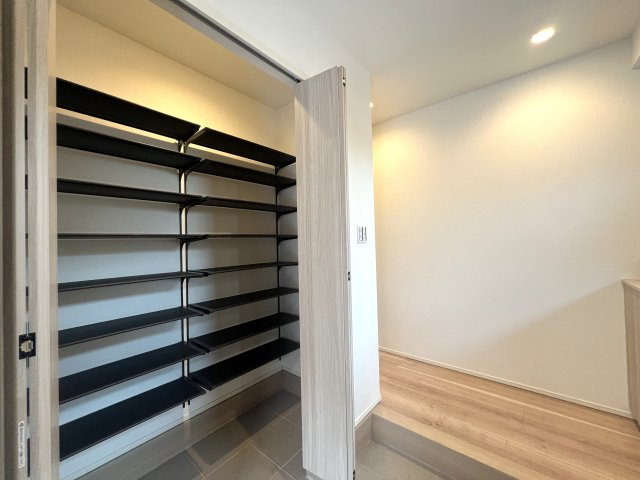 北寺尾は鶴見区。東寺尾も鶴見区。では西寺尾は？【神奈川区西寺尾3丁目新築戸建】の収納|専用の収納スペースです