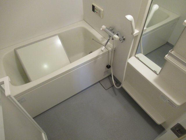 サンロード松山の浴室|302号室のサンプル写真となります