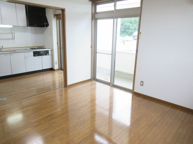 サンロード松山の内装|302号室のサンプル写真となります