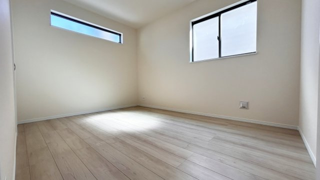 新築戸建　三島市幸原町二丁目55番　全２棟　A号棟の洋室