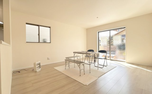 新築戸建　三島市幸原町二丁目55番　全２棟　A号棟の居間・リビング