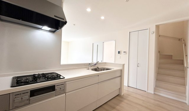 新築戸建　三島市幸原町二丁目55番　全２棟　A号棟のキッチン