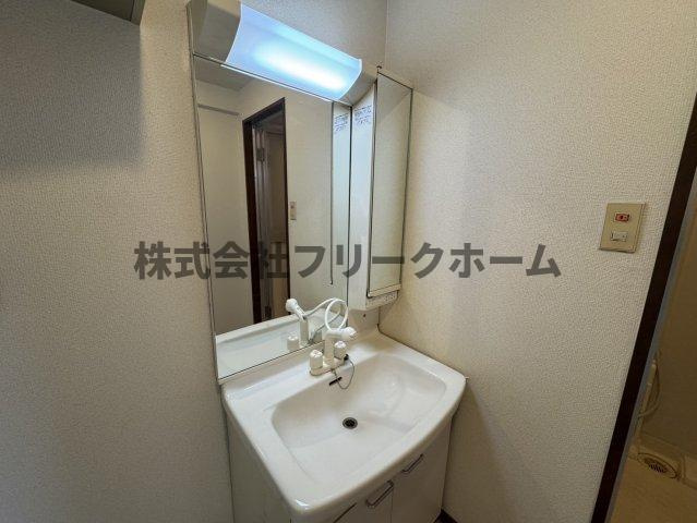 三鷹市下連雀６丁目の賃貸マンションの洗面所
