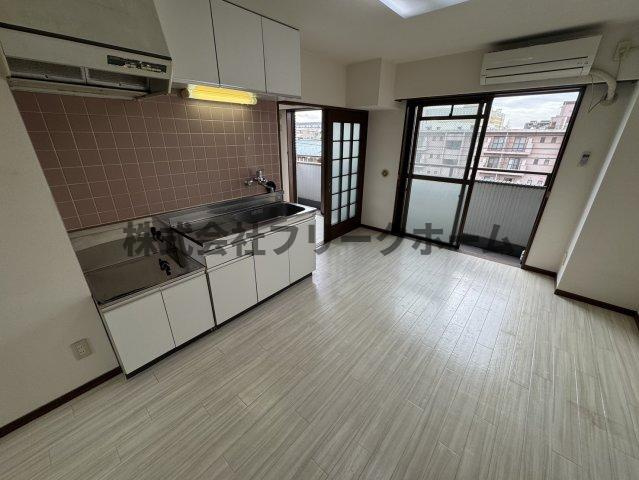 三鷹市下連雀６丁目の賃貸マンションの居間・リビング