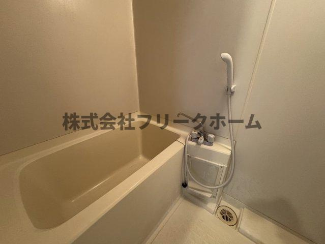 三鷹市下連雀６丁目の賃貸マンションの浴室