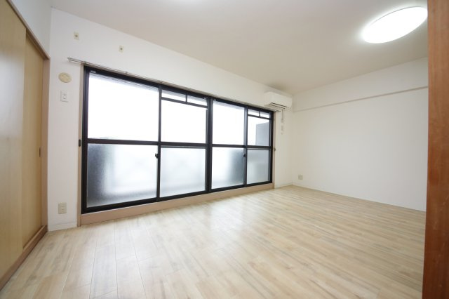 サンライフ宮本の内装|別部屋同間取りのお写真となります。参考にご覧くださいませ。