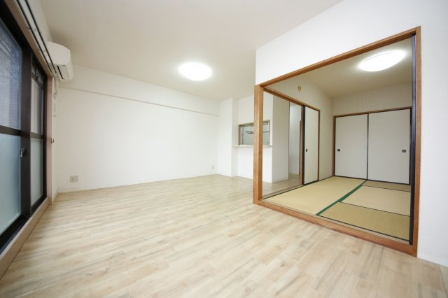 サンライフ宮本の内装|別部屋同間取りのお写真となります。参考にご覧くださいませ。