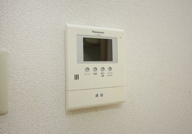 サンライフ宮本のセキュリティ|別部屋同間取りのお写真となります。参考にご覧くださいませ。